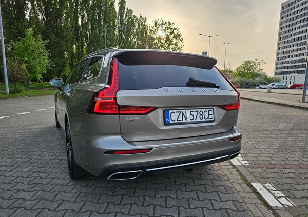 Volvo V60 cena 98500 przebieg: 164354, rok produkcji 2019 z Bydgoszcz małe 781